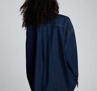 Camisa abotonada de estilo oversize para mujer