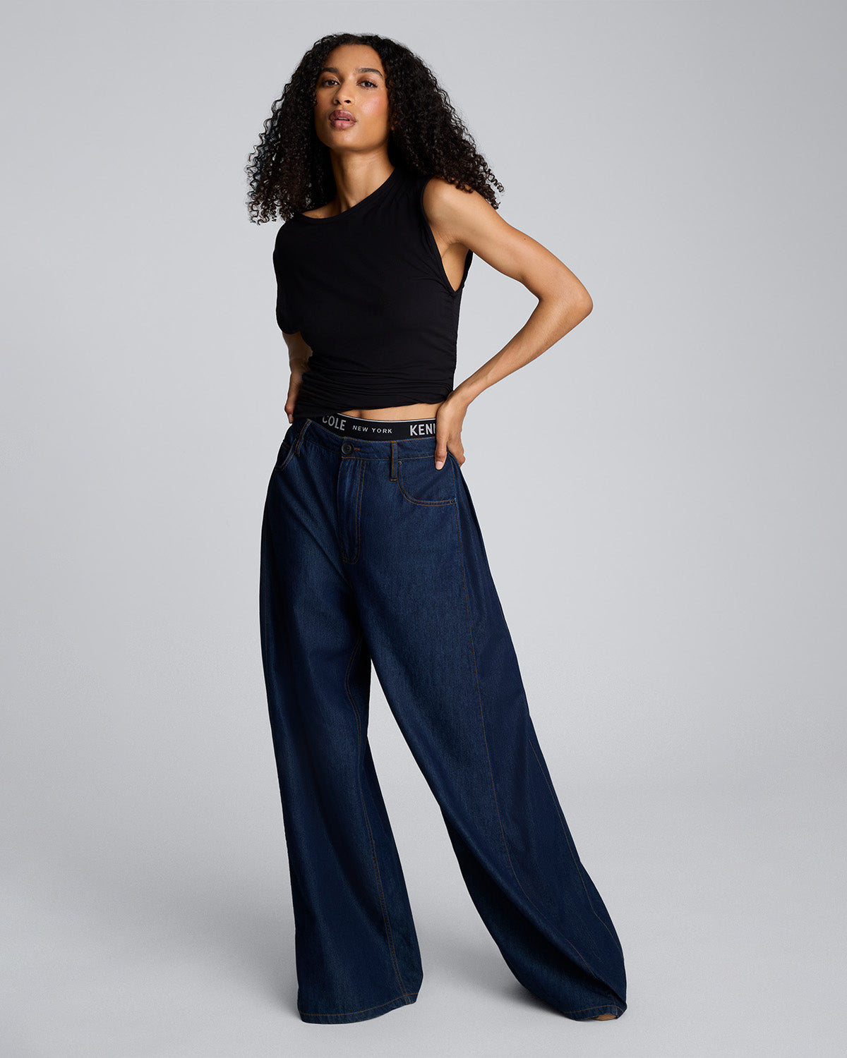 Pantalón amplio de cintura alta con pliegue lateral para mujer