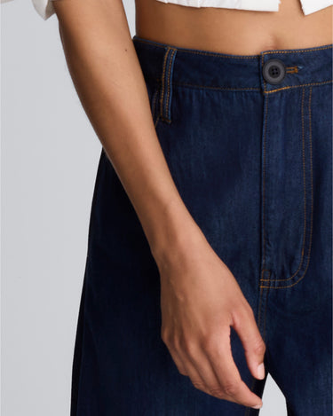 Pantalón amplio de cintura alta con pliegue lateral para mujer