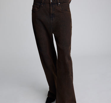 Pantalón tipo jean de corte boyfriend para mujer