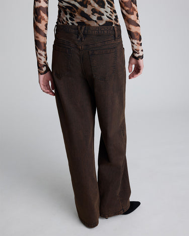 Pantalón tipo jean de corte boyfriend para mujer