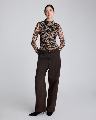 Pantalón tipo jean de corte boyfriend para mujer