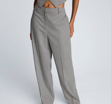 Pantalón boyfriend de tiro alto con corte ancho delantero para mujer