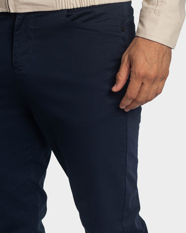 Pantalón casual tipo jean para hombre