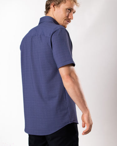Camisa manga corta diseño a cuadros regular fit para hombre