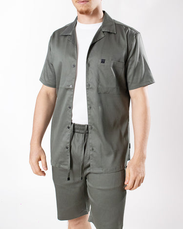 Camisa manga corta con bolsillo regular fit para hombre