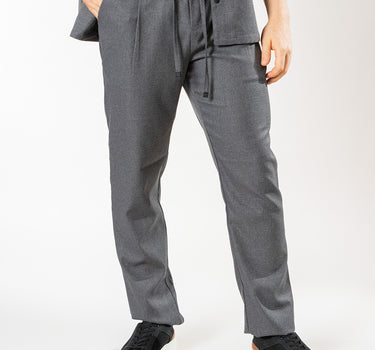 Pantalón diseño deportivo regular fit para hombre