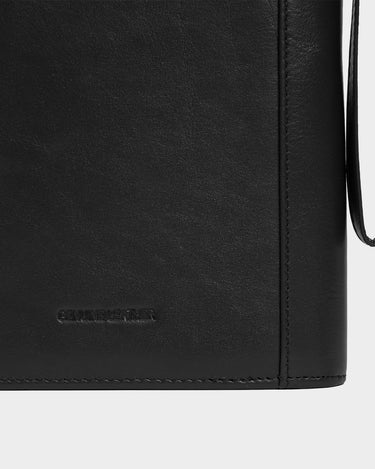 Porta pasaporte de cuero para hombre noman code