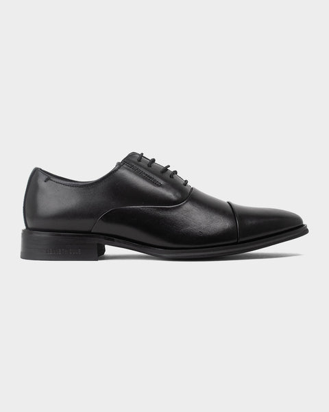 Zapatos de vestir de cuero para hombre tully toe cap negro