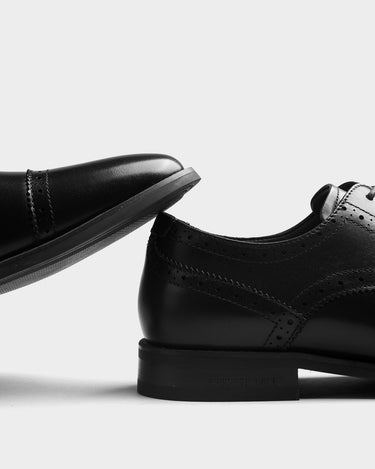 Zapatos de vestir de cuero para hombre carslie toe cap