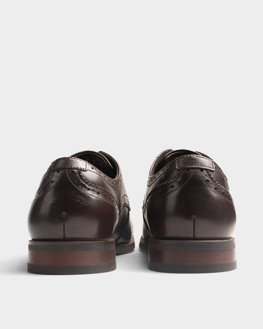 Zapatos de vestir de cuero para hombre carslie toe cap